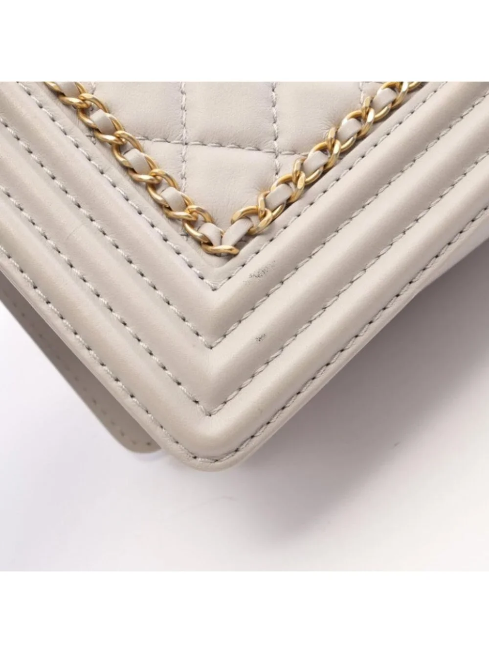 Chanel Shoulder Bag Boy Light Gray Lambskin Boy 19 Chain